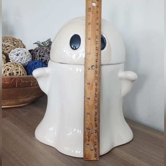 👻 Charming 10” White Ghost Ceramic Jar – Perfect Halloween Decor (New) - Picture 7 of 12